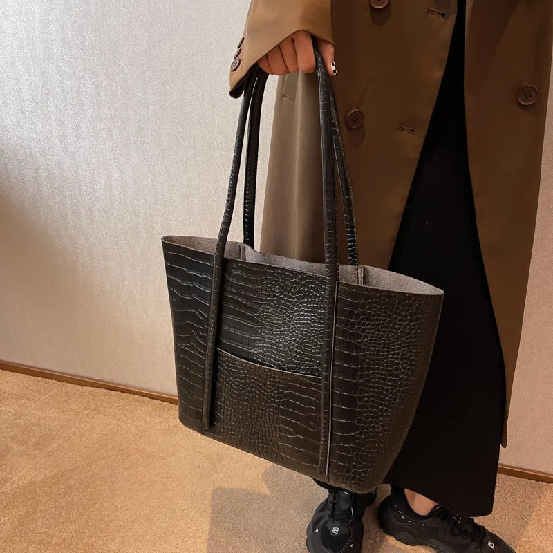 Nola | Refined Shoulder Bag