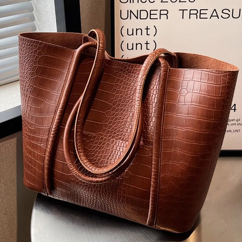 Nola | Refined Shoulder Bag