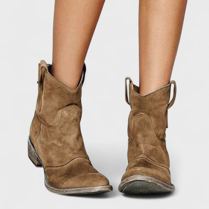 Carlotta - Timeless Elegant Ankle Boots