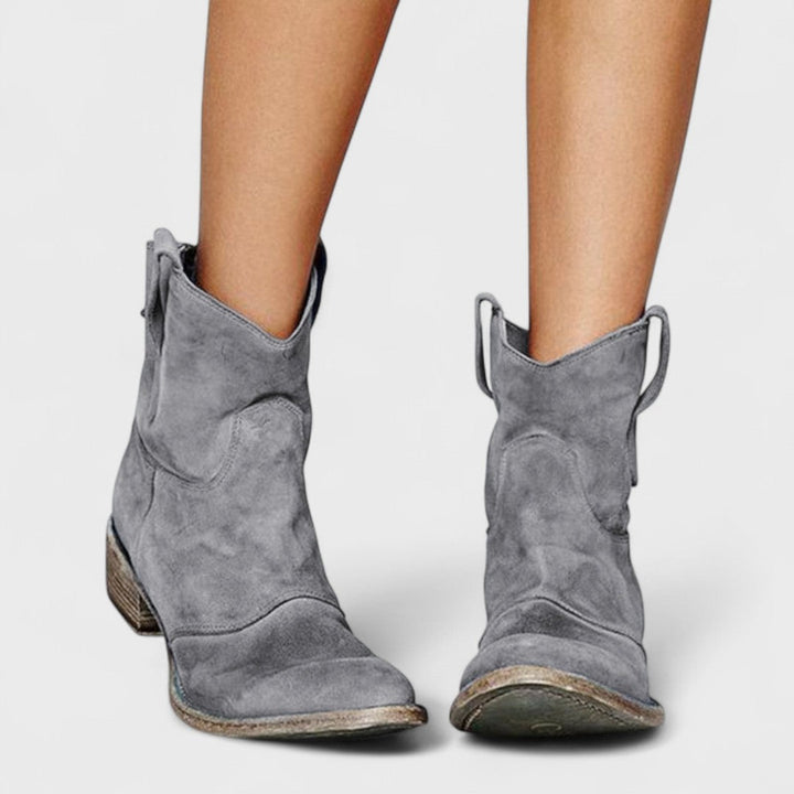 Carlotta - Timeless Elegant Ankle Boots