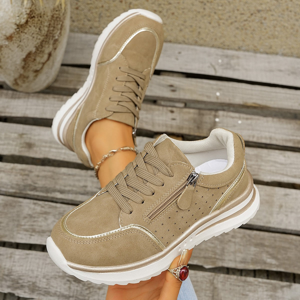 Margaret | Sneakers